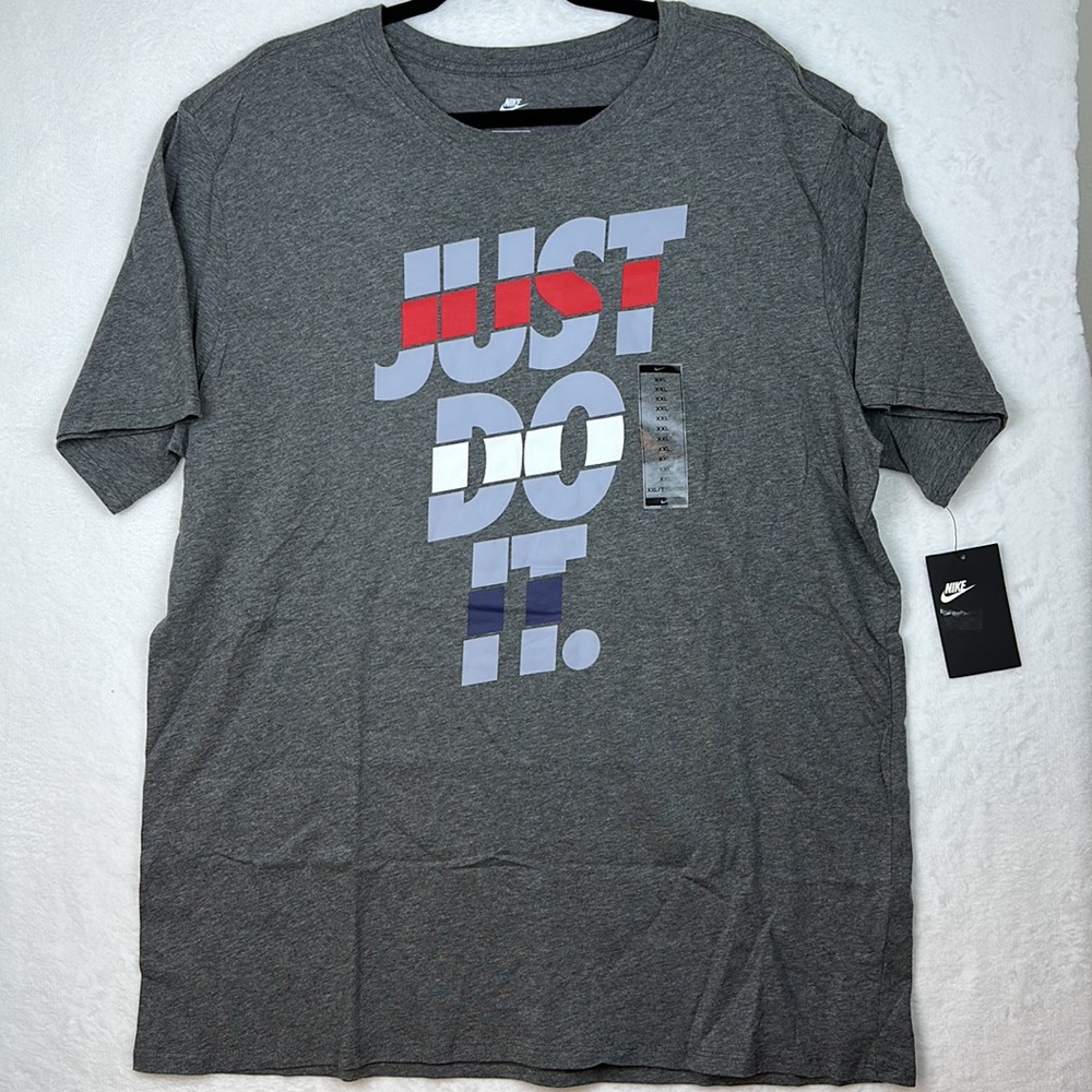 Nike Men’s Short Sleeve T-shirt XXL NWT